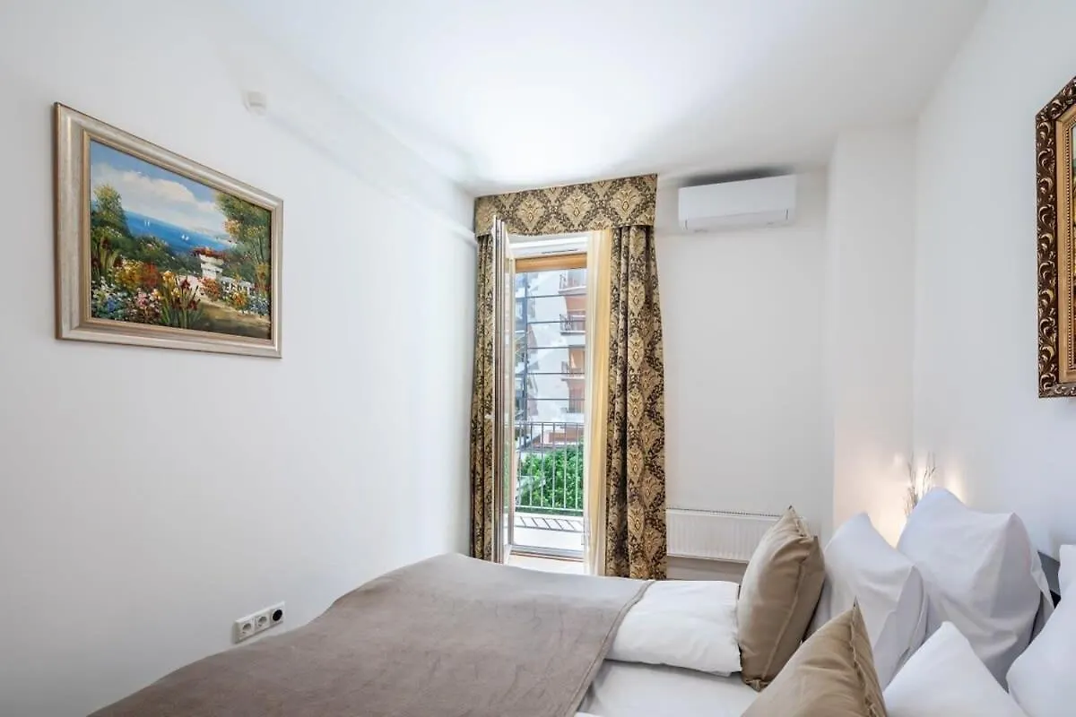 Homey Apartment With Ac And Balcony Budapest Hungary