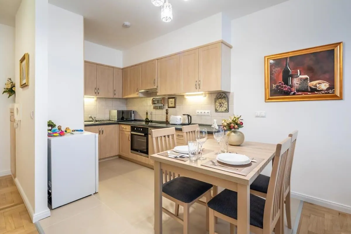 Homey Apartment With Ac And Balcony Budapest Hungary