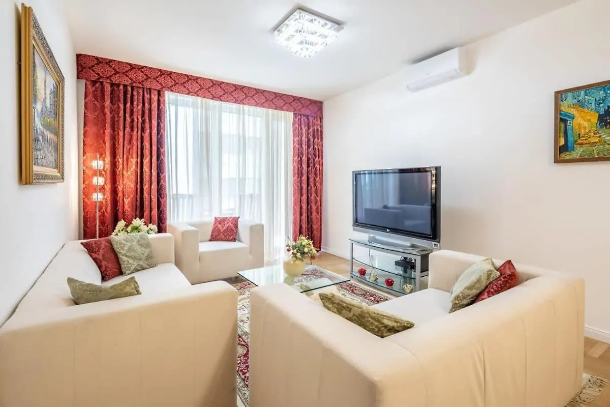 Homey Apartment With Ac And Balcony Budapest